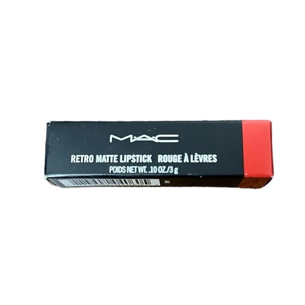 MAC Retro Matte Lipstick in Ruby Woo - Picture 4 of 5